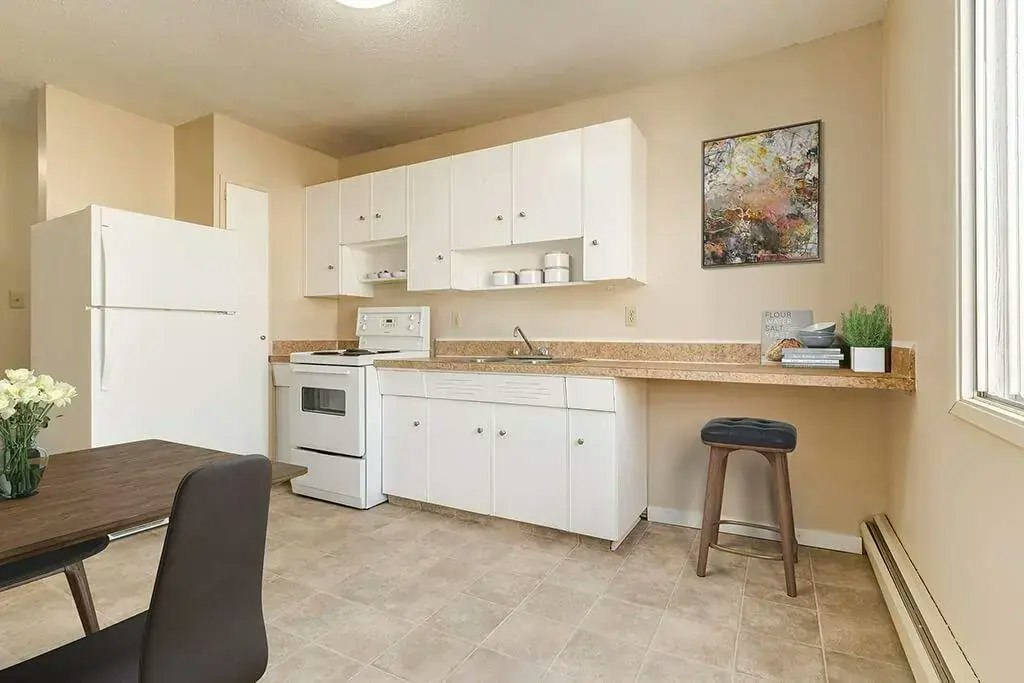 7-5909 47a Avenue, Camrose, AB, T4V 0H3 - 4