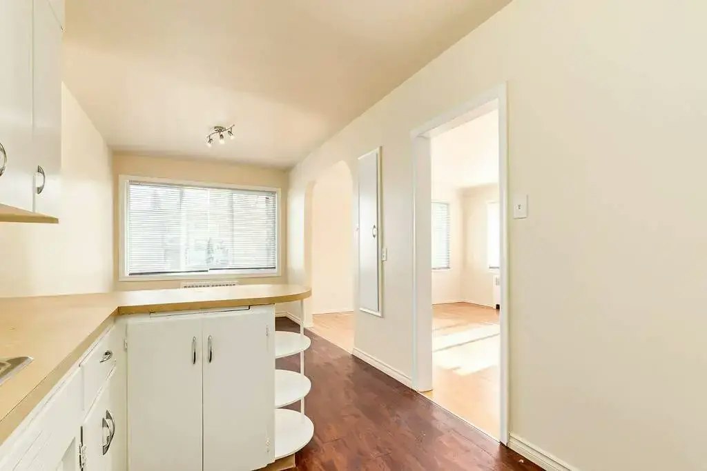 9-12607 118 Avenue NW, Edmonton, AB, T5L 2K8 - 11