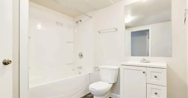 9-12607 118 Avenue NW, Edmonton, AB, T5L 2K8 - 7