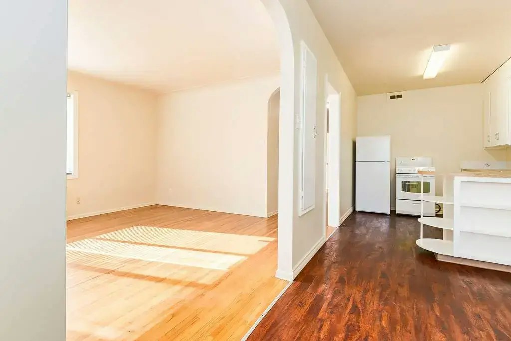 9-12607 118 Avenue NW, Edmonton, AB, T5L 2K8 - 14
