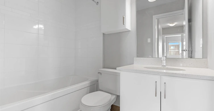 3FRG-860 Canterbury Avenue, Ottawa, ON, K1G 3B2 - 3