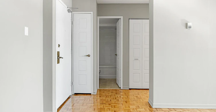 1AR-2240 Halifax Drive, Ottawa, ON, K1G 2H5 - 3