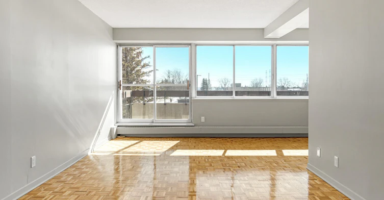 1AR-2240 Halifax Drive, Ottawa, ON, K1G 2H5 - 2
