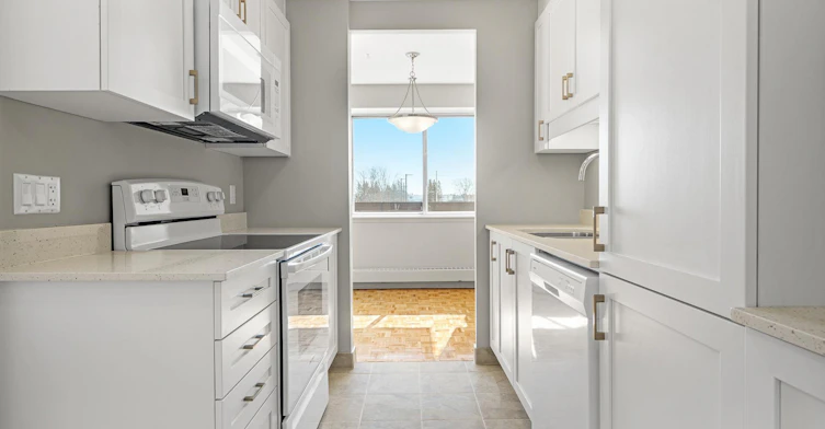 1AR-2240 Halifax Drive, Ottawa, ON, K1G 2H5 - 9