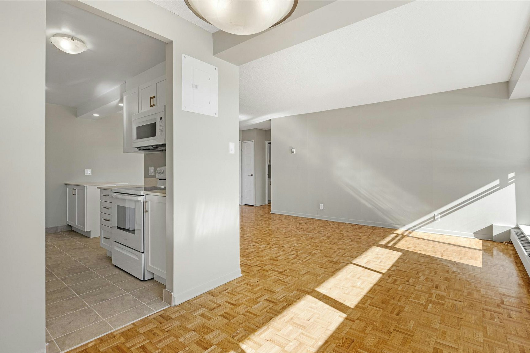 1AR-2240 Halifax Drive, Ottawa, ON, K1G 2H5 - 7
