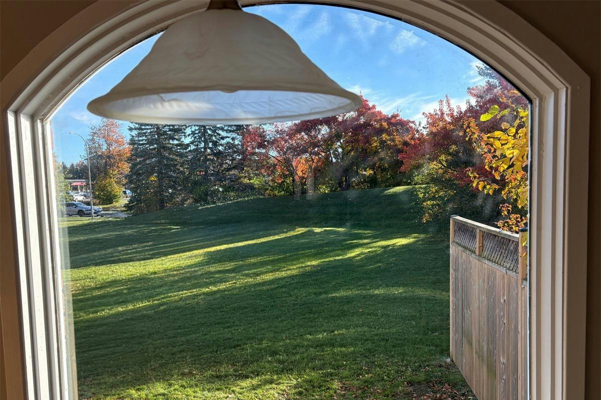 2 Tamara Way, Ottawa, ON, K2M 2N6 - 6