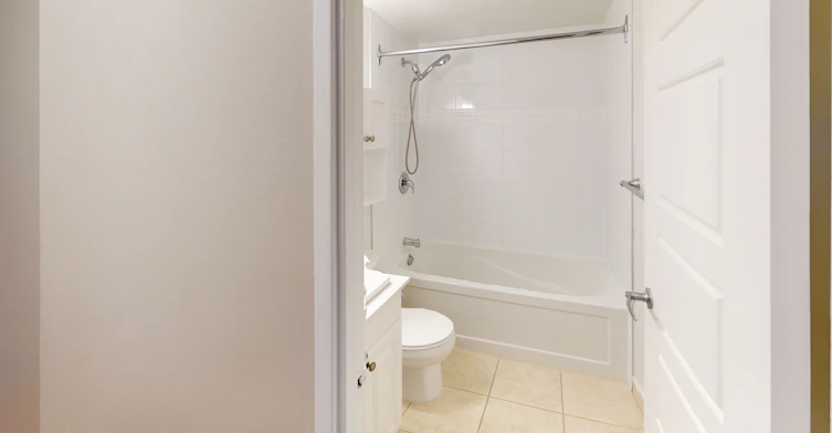 1B-211 Wurtemburg Street, Ottawa, ON, K1N 8R4 - 2
