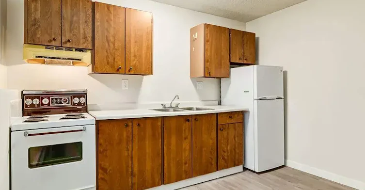 303-5520 51 Street, Lloydminster City West, AB, T9V 0R1 - 2