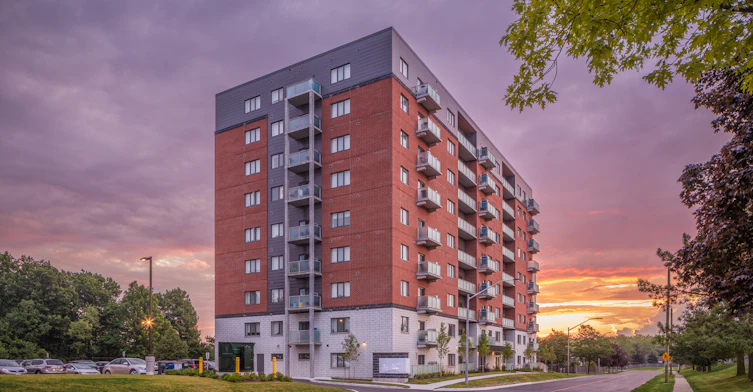 105-160 Lancaster Drive, Welland, ON, L3C 0J3 - 3