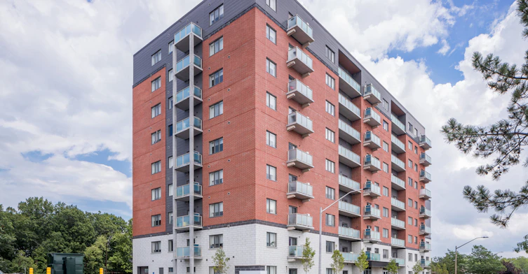 301-160 Lancaster Drive, Welland, ON, L3C 0J3