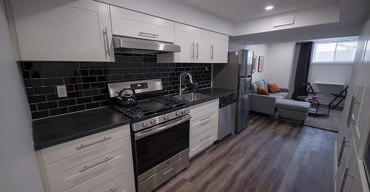 B-858 Bronson Avenue, Ottawa, ON, K1S 4G7