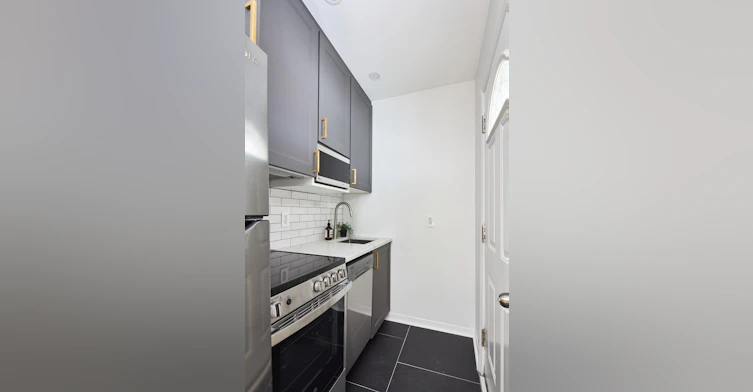 5-331 Catherine Street, Ottawa, ON, K1R 5T4 - 2