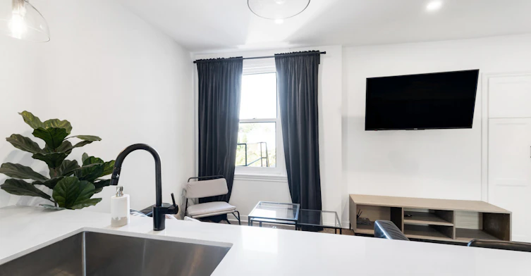 4-327 Catherine Street, Ottawa, ON, K1R 5T4 - 4