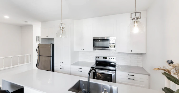 4-327 Catherine Street, Ottawa, ON, K1R 5T4