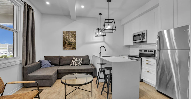 1-327 Catherine Street, Ottawa, ON, K1R 5T4