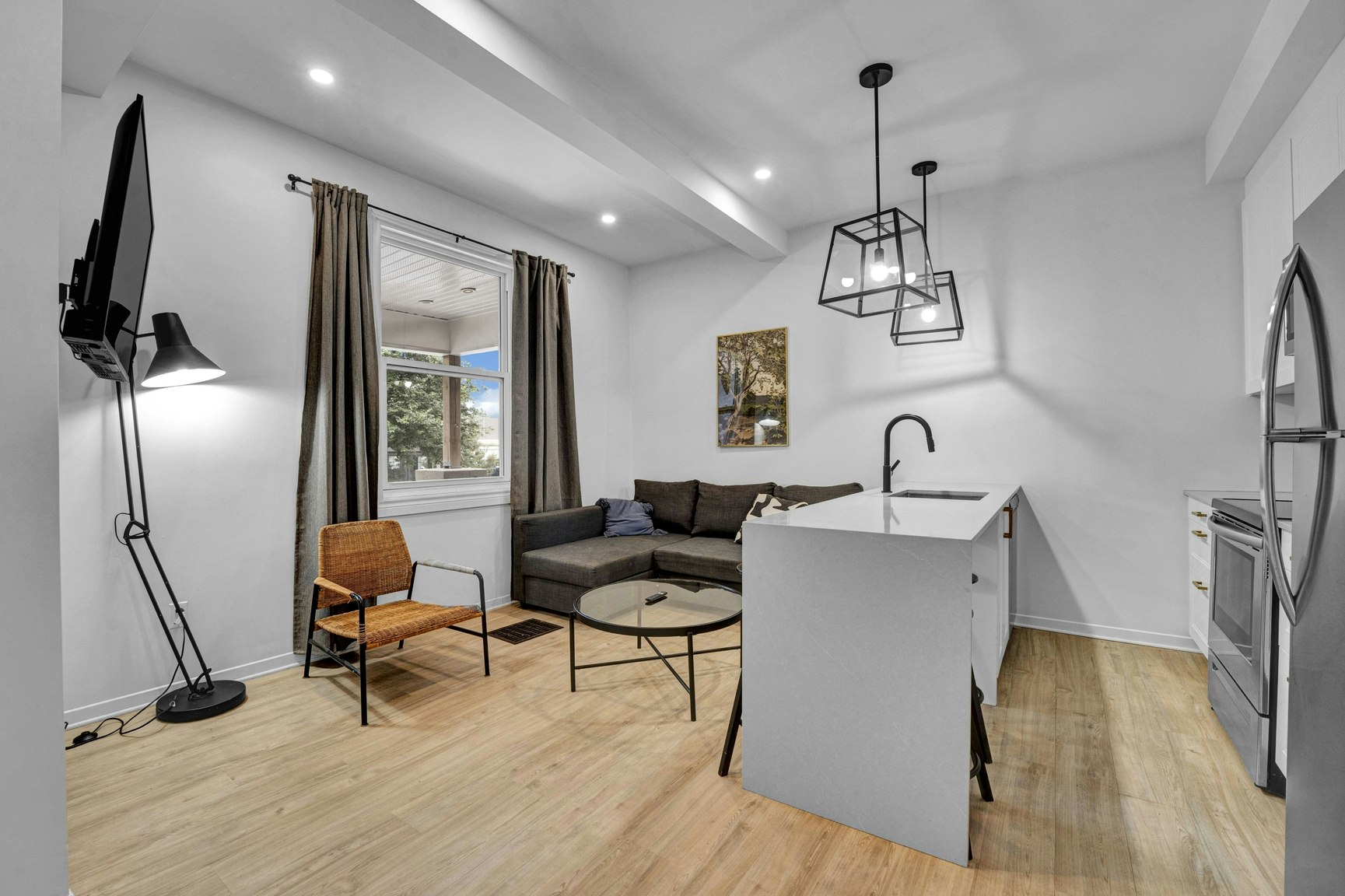 1-327 Catherine Street, Ottawa, ON, K1R 5T4 - 5