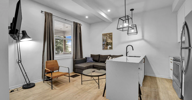 1-327 Catherine Street, Ottawa, ON, K1R 5T4 - 5