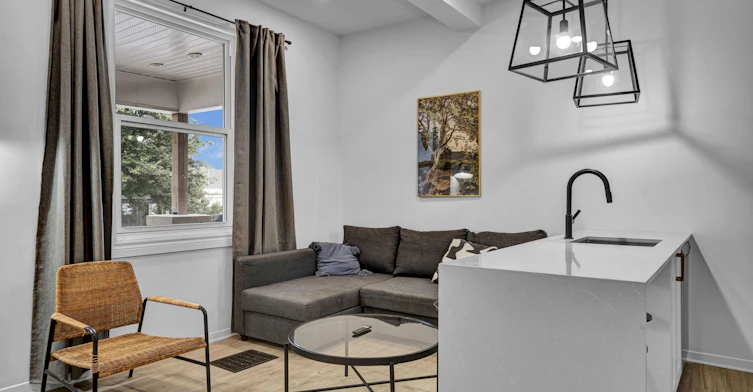 1-327 Catherine Street, Ottawa, ON, K1R 5T4 - 4
