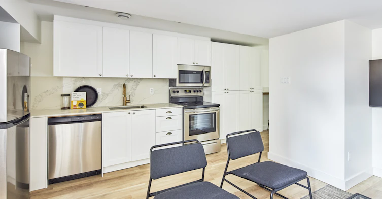 B-117 Hopewell Avenue, Ottawa, ON, K1S 2Z2 - 2