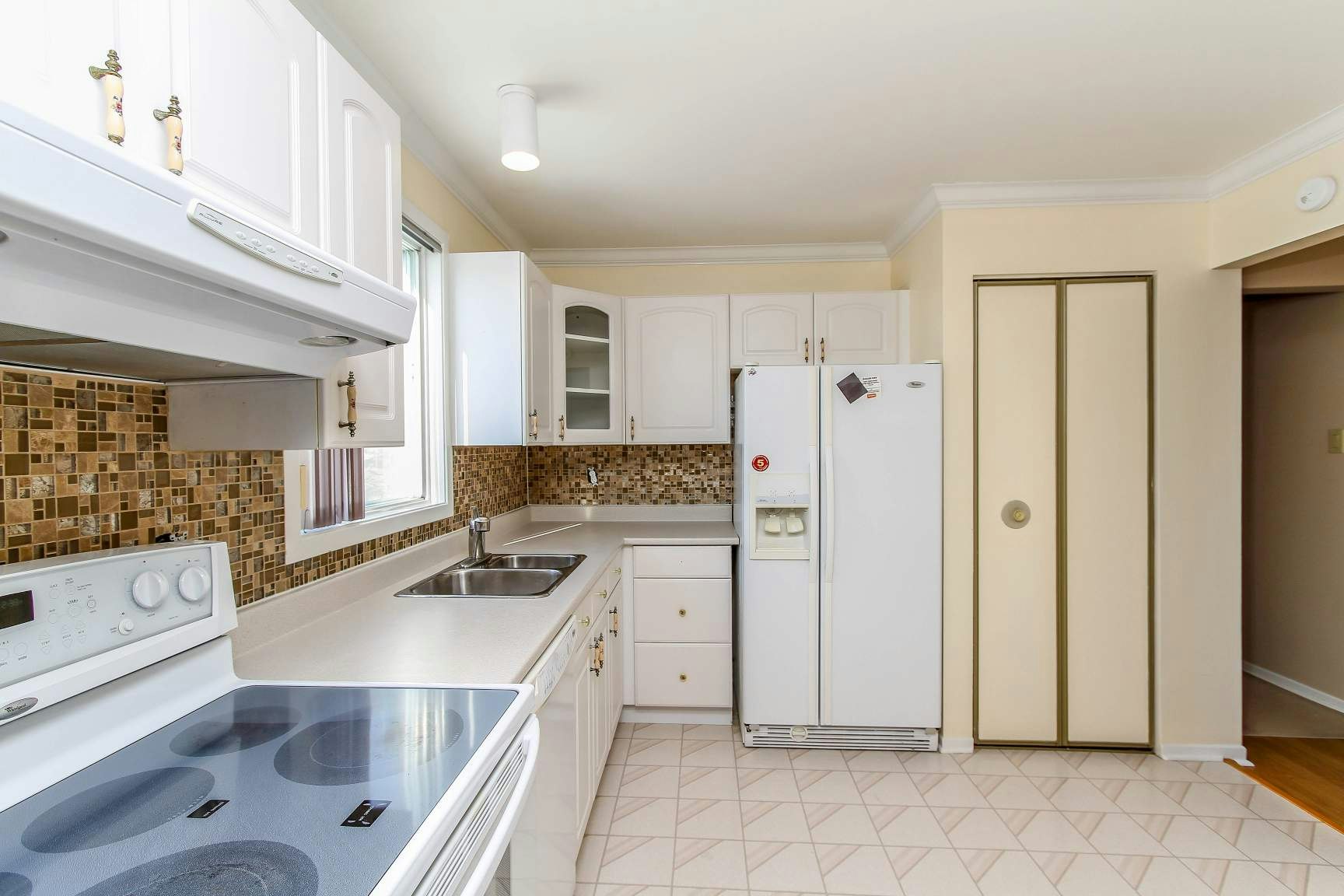 10D-10D Stonehill Court, Ottawa, ON, K2M 1E5 - 3