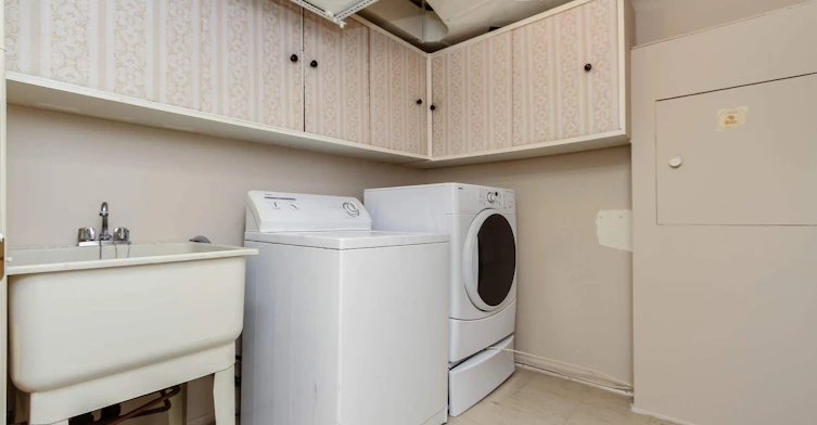 10D-10D Stonehill Court, Ottawa, ON, K2M 1E5 - 10