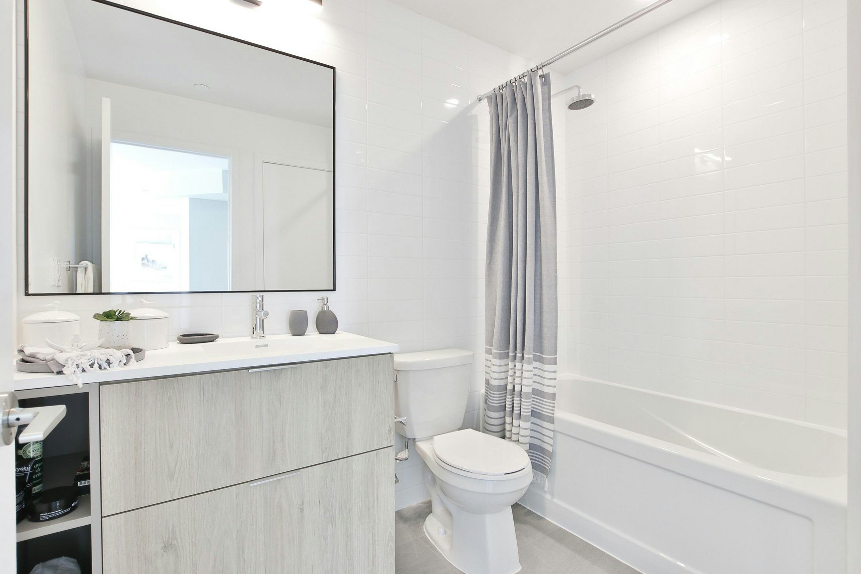 25 Nicholas Avenue, Toronto, ON, M5A 0M9 - 31