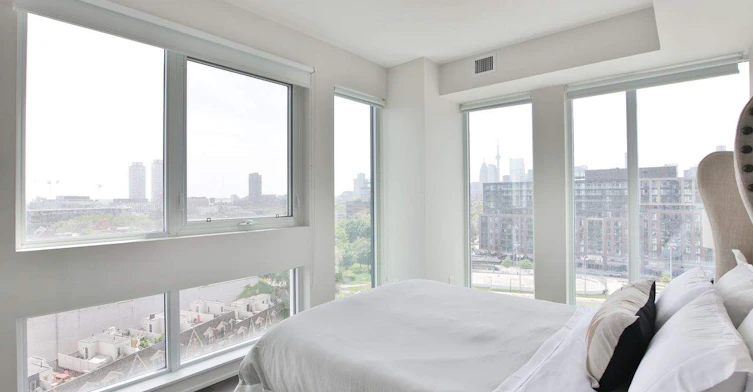 25 Nicholas Avenue, Toronto, ON, M5A 0M9 - 4