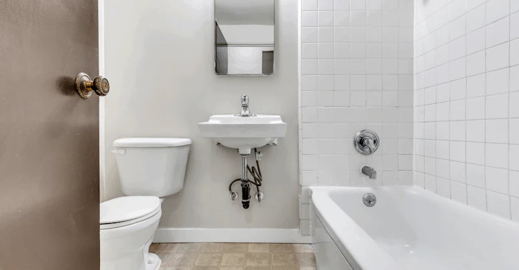 201-2014 West 5th Avenue, Vancouver, BC, V6J 1P8 - 2
