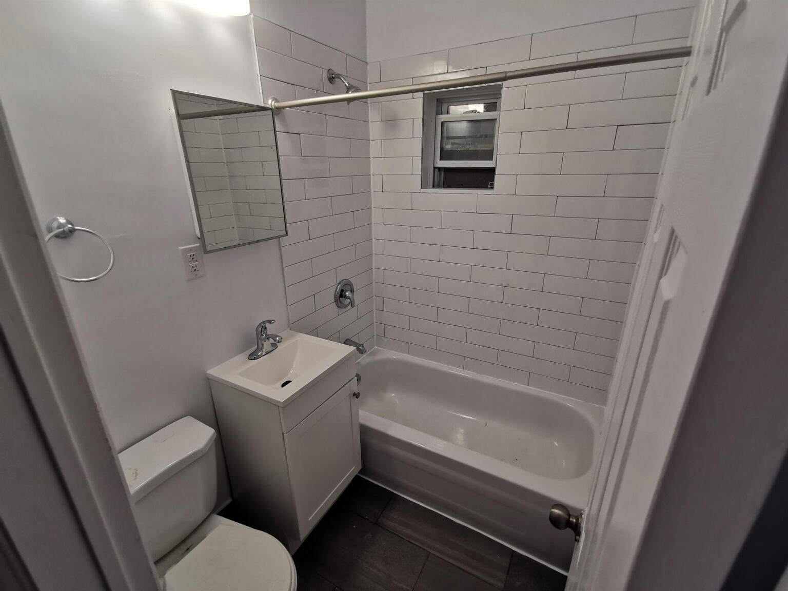 1-883 Somerset Street West, Ottawa, ON, K1R 6R6 - 5