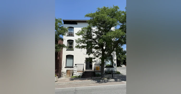 1-883 Somerset Street West, Ottawa, ON, K1R 6R6