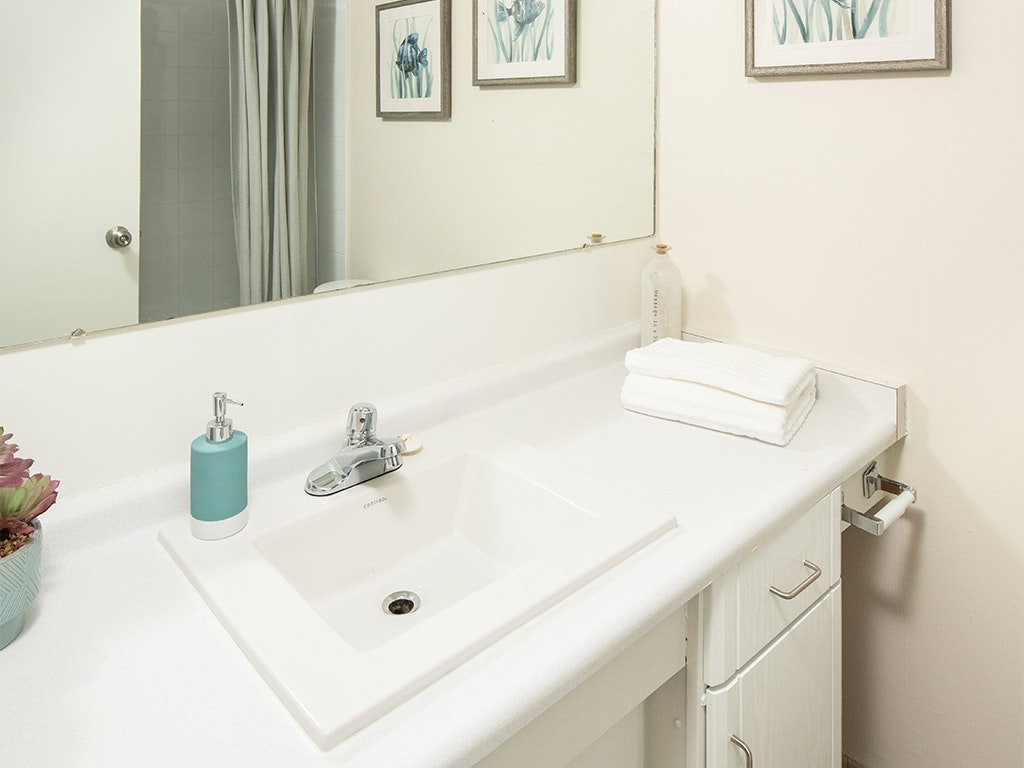 240-1108-240 Brittany Drive, Ottawa, ON, K1K 0R6 - 7