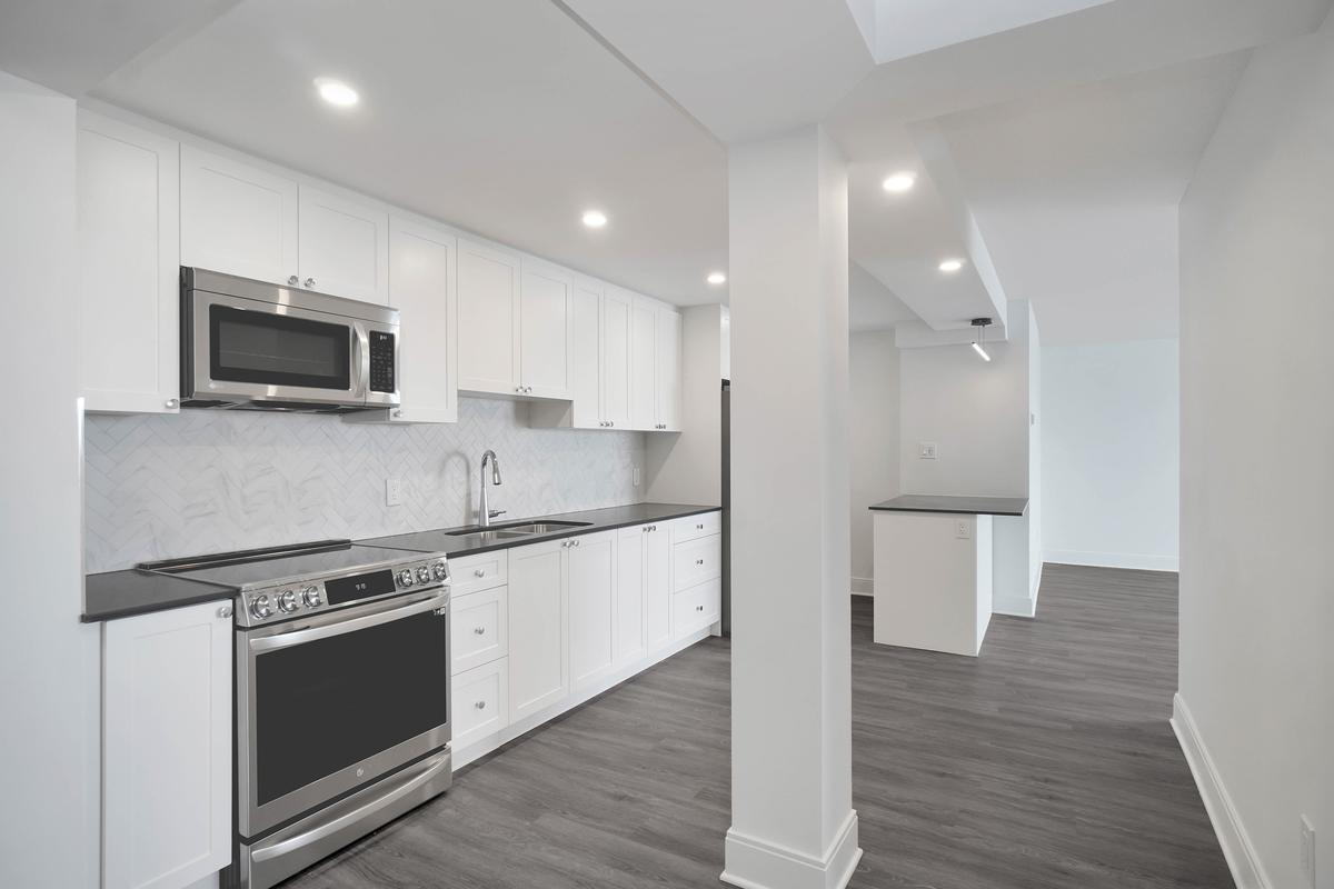0101-2222 Bellevue Avenue, West Vancouver, BC, V7V 1C7 - 2