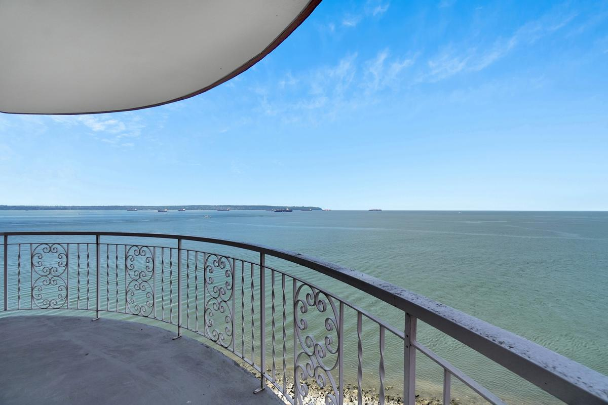 0101-2222 Bellevue Avenue, West Vancouver, BC, V7V 1C7