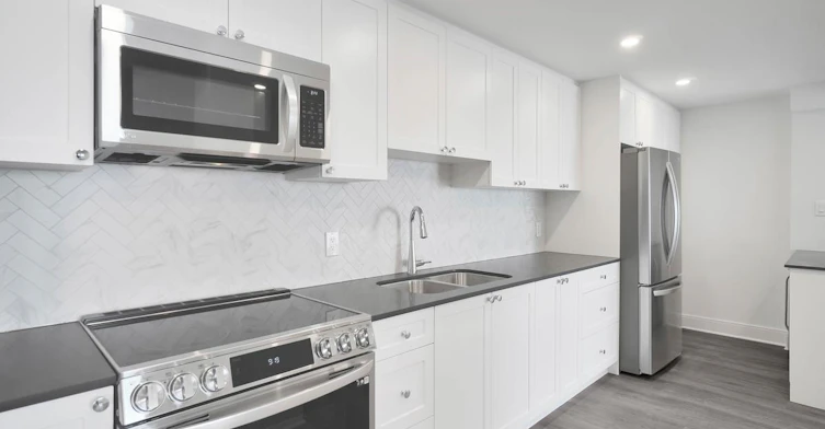 0101-2222 Bellevue Avenue, West Vancouver, BC, V7V 1C7 - 3