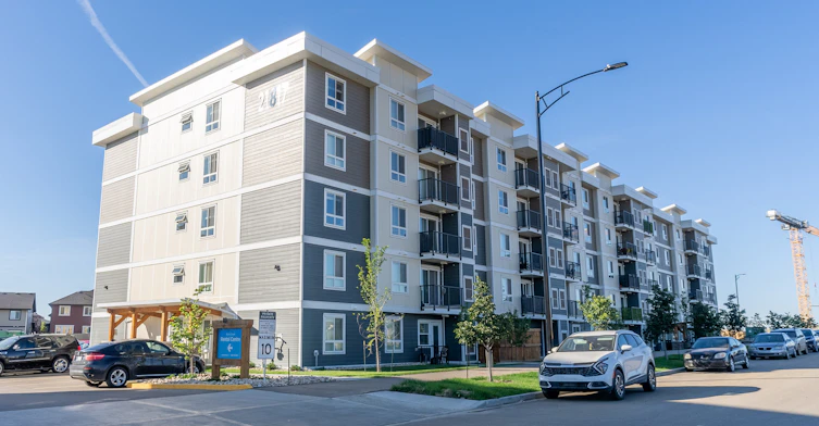21817 91a Avenue NW, Edmonton, AB, T5T 7S3 - 2