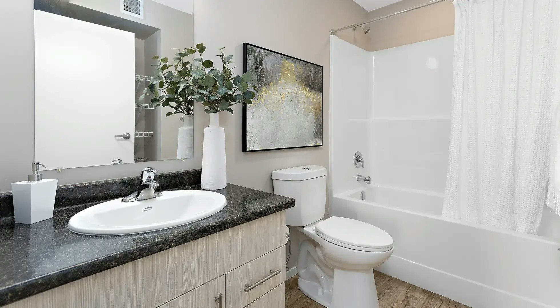 21817 91a Avenue NW, Edmonton, AB, T5T 7S3 - 8