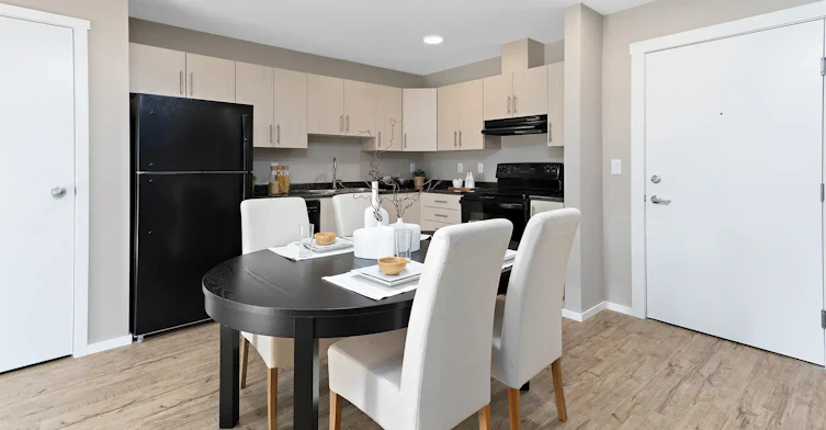 21817 91a Avenue NW, Edmonton, AB, T5T 7S3 - 5