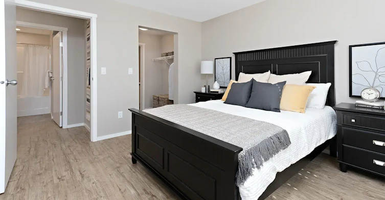 21817 91a Avenue NW, Edmonton, AB, T5T 7S3 - 6
