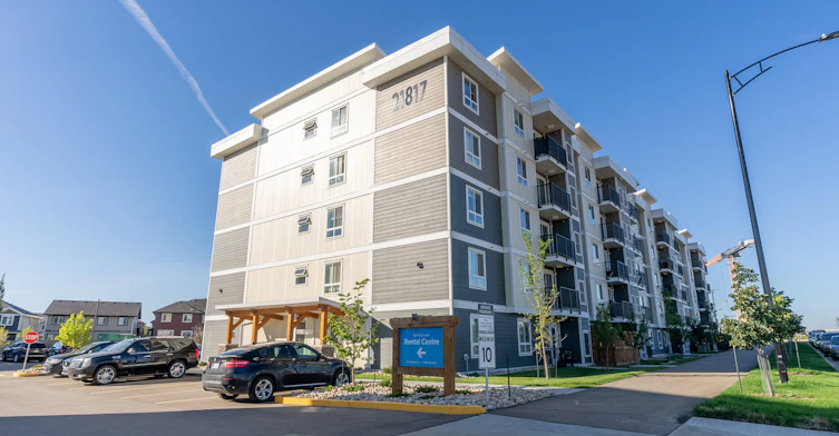 21817 91a Avenue NW, Edmonton, AB, T5T 7S3 - 4