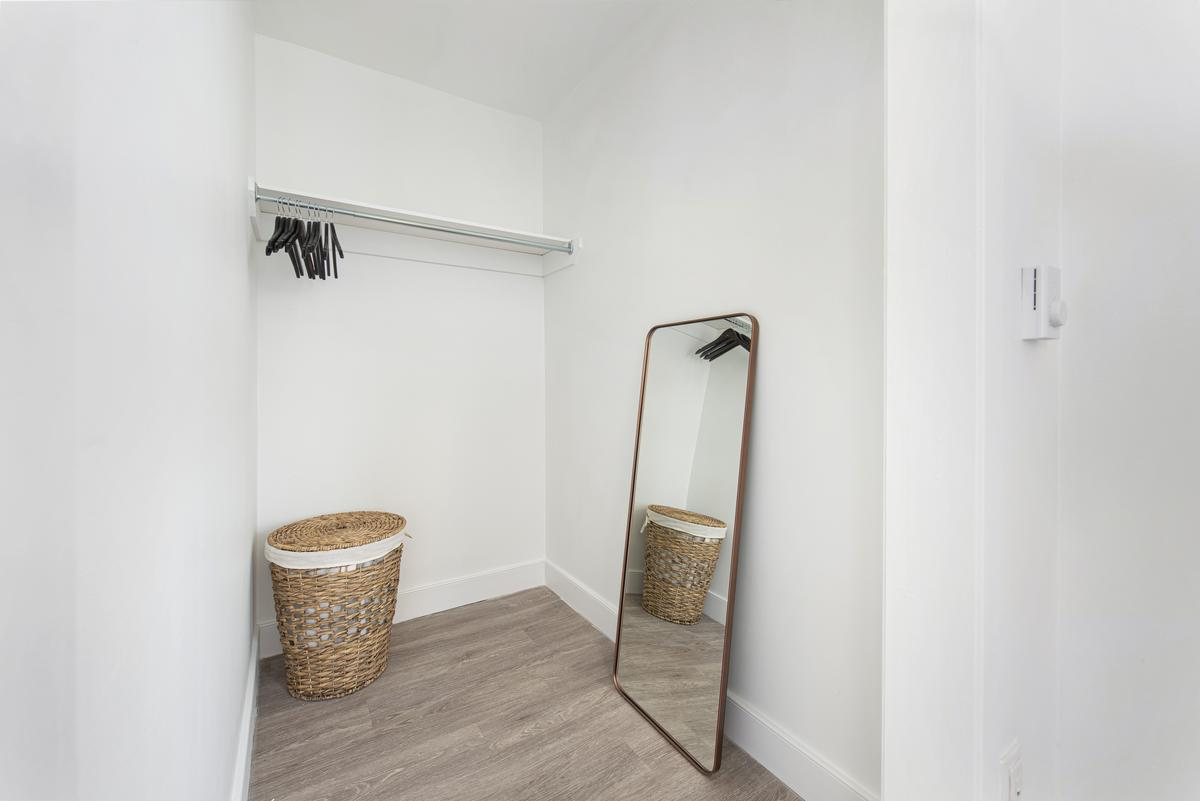 B5-5 Glenavon Road, Toronto, ON, M6K 1C9 - 7