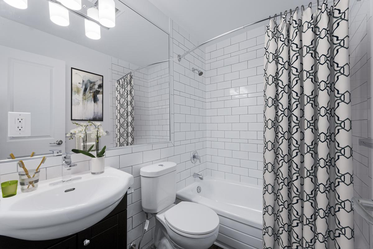 B5-5 Glenavon Road, Toronto, ON, M6K 1C9 - 24