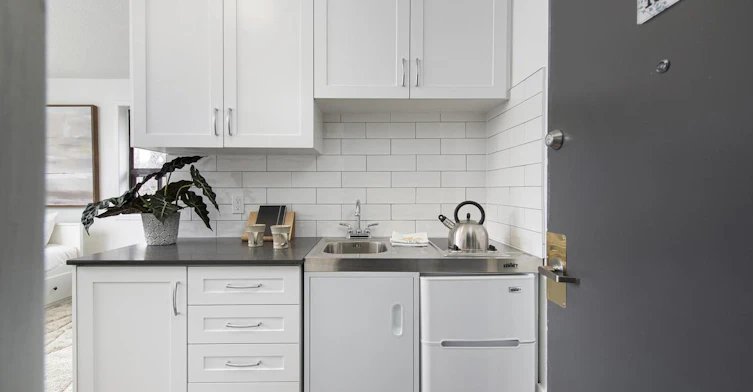 B5-5 Glenavon Road, Toronto, ON, M6K 1C9 - 6