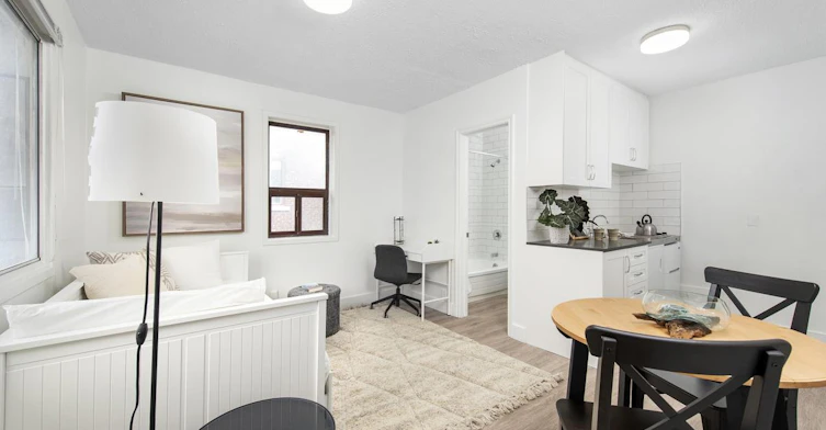 B5-5 Glenavon Road, Toronto, ON, M6K 1C9 - 28