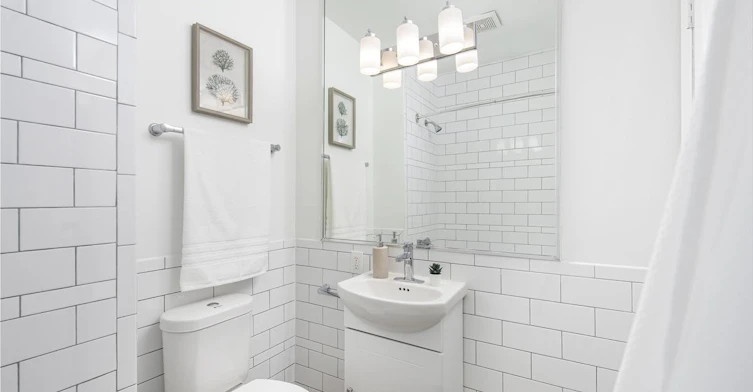 B5-5 Glenavon Road, Toronto, ON, M6K 1C9 - 5