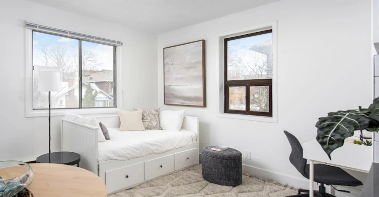 B5-5 Glenavon Road, Toronto, ON, M6K 1C9 - 3