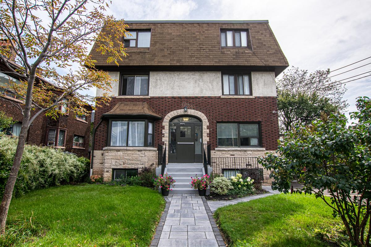 B5-5 Glenavon Road, Toronto, ON, M6K 1C9