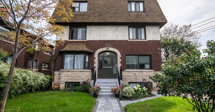 B5-5 Glenavon Road, Toronto, ON, M6K 1C9