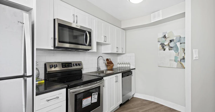 0607-2050 Keele Street, Toronto, ON, M6M 3Y7 - 12