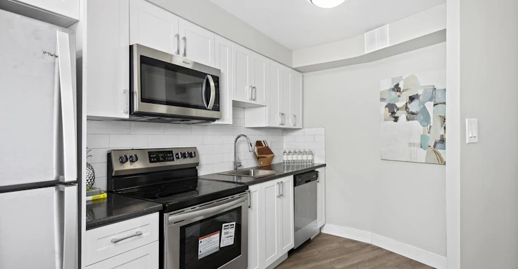 0519-2050 Keele Street, Toronto, ON, M6M 3Y7 - 12