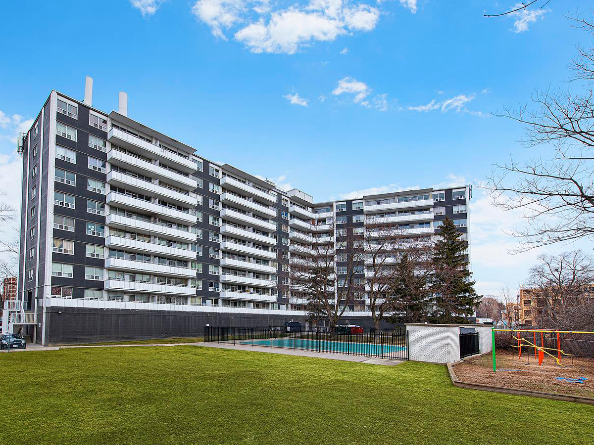 0519-2050 Keele Street, Toronto, ON, M6M 3Y7 - 2